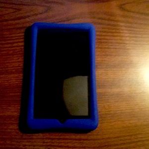 Fire 7 Tablet (7” display 16 GB) - Plum, with case